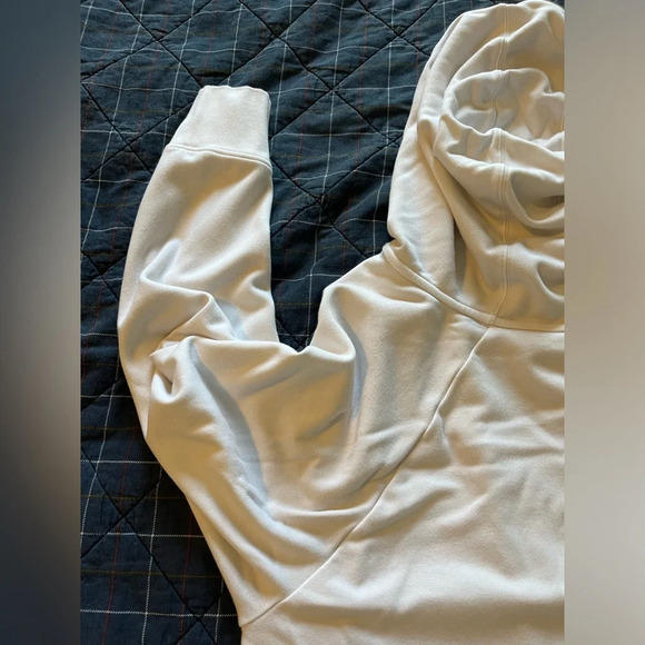 Fabeltics cropped twist front hoodie - Picture 3 of 13